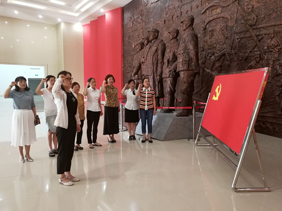 ��Զ�ظ�����֯��Ա��չ��ɫ���Խ�����ٴ������뵳�Ĵ�